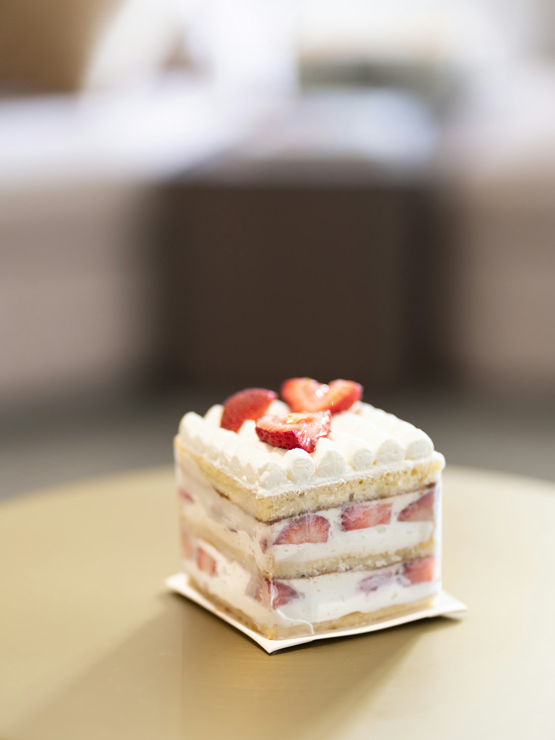 Dessert fruité dressé à l'assiette