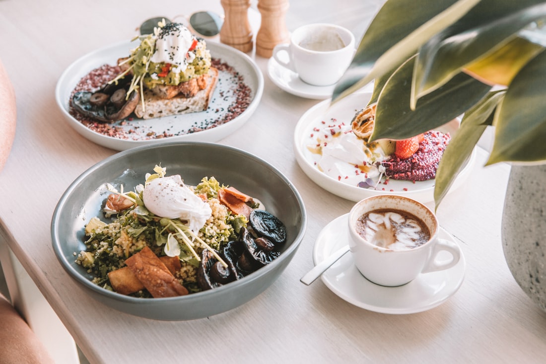 Salade fraîche et café